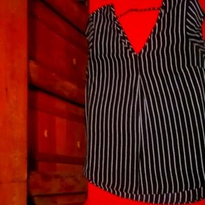 Halogen like new pretty blouse